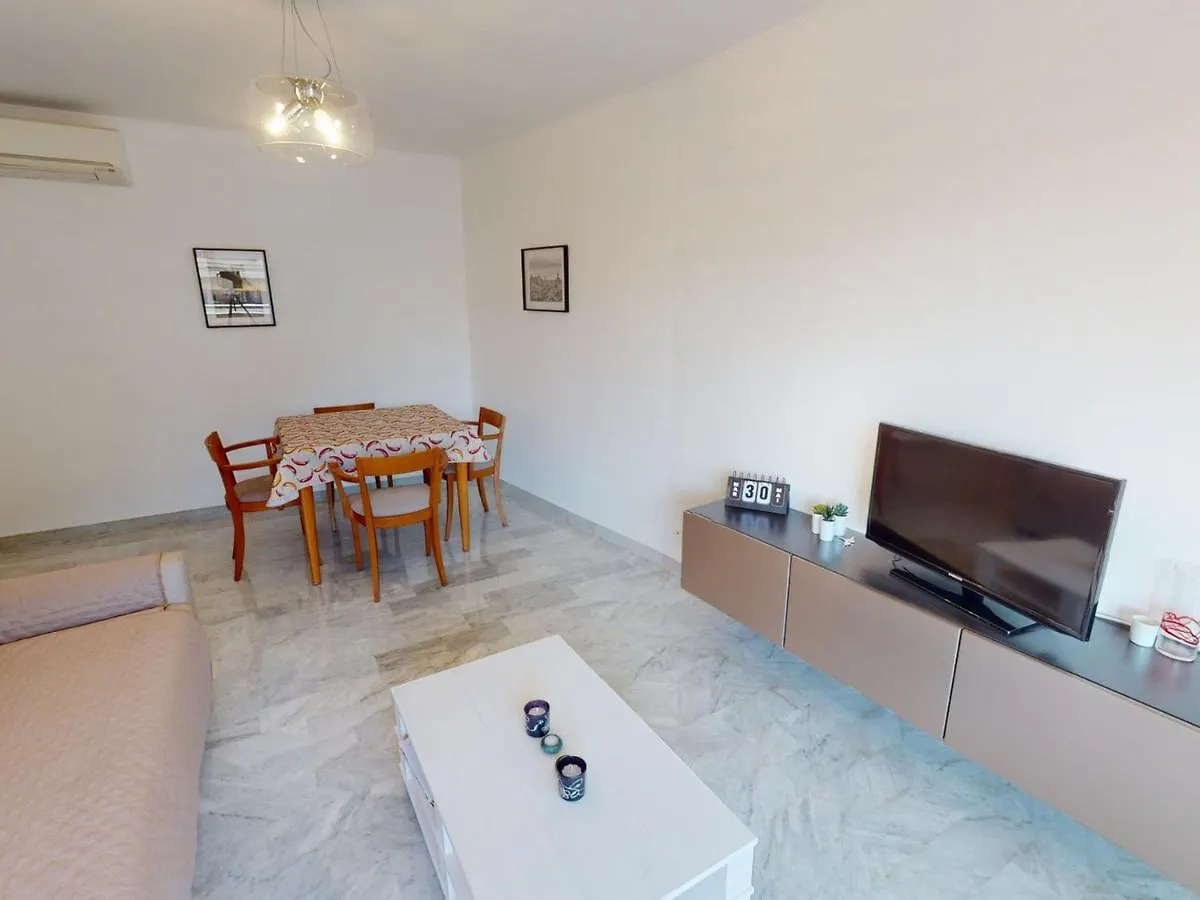 Apartment Spacieux 2P Climatise Avec Terrasses Et Garage, Proche Centre De Menton Et Plages - Fr-1-196-332